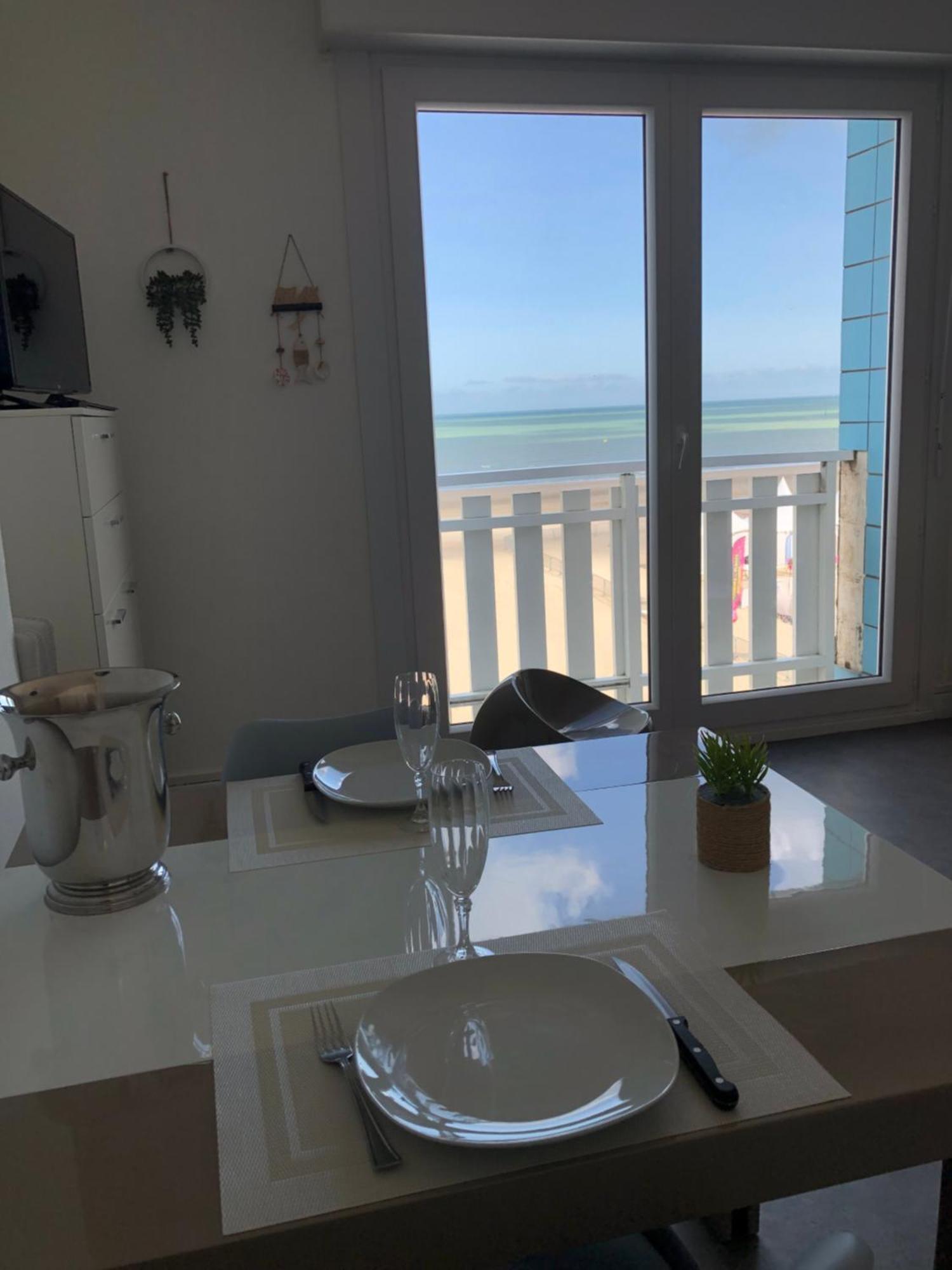 Appartement Sur La Plage De Malo Les Bains Vue Mer Dunkirk Екстериор снимка