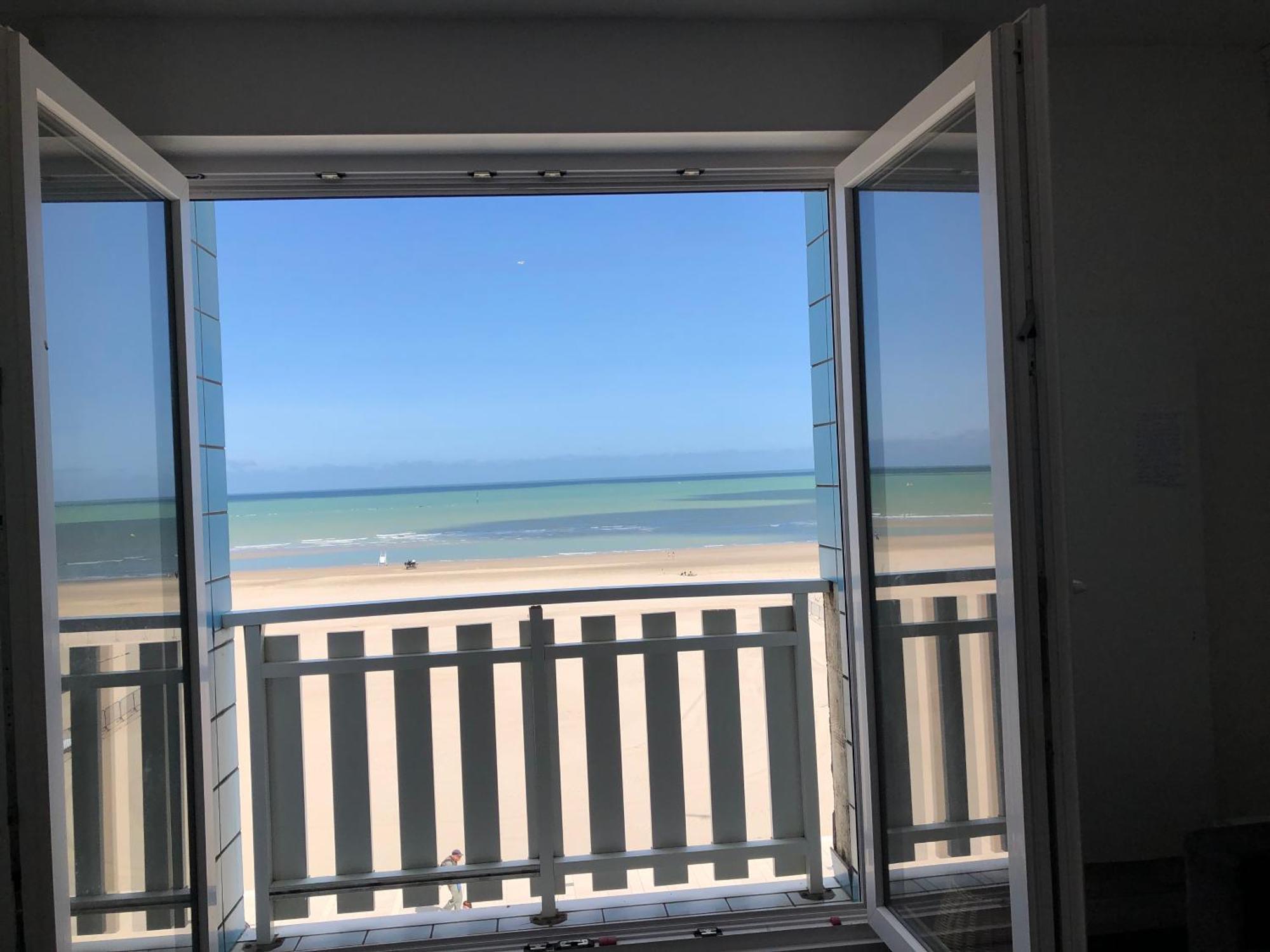 Appartement Sur La Plage De Malo Les Bains Vue Mer Dunkirk Екстериор снимка